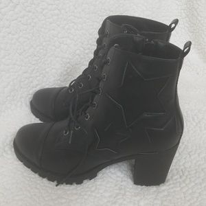 Black combat boots, preloved